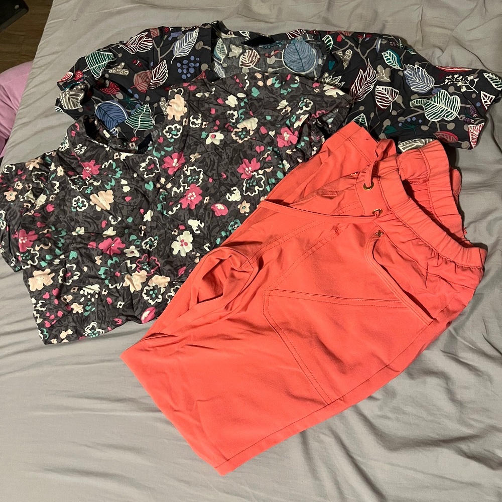 Bright scrub set